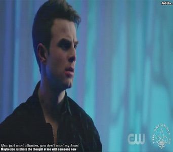 》Da, ești...mirobolant! *îl sărută* =))))))