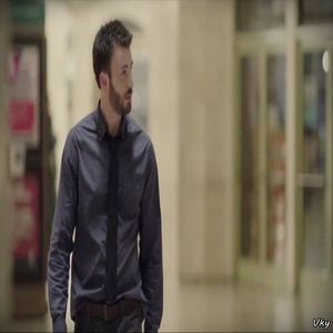 ▬ ❝Cel mai ciudat, viata mea.❞ O strange in brate pe Anne, apoi se uita spre; Mel serios. ❝Ti sa pus tie pata pe ea, dar nu e de tine. Aia nu e buna pentru tine.❞=)))))) Fluiera dupa Lil si rade.=))))
