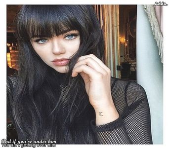 》*vine și se bagă și ea în îmbrățișare cu ele, controlată că deh era visul lu madchen*=)))))))))))))