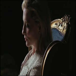 ▬ ❝Cel mai responsabili, nu se vede?❞ Rade intr-un stil si isi lasa; capul pe umarul lui.=))))))
