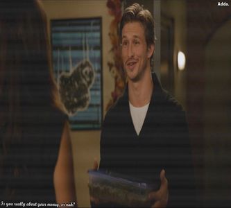 》Așa es.....*îl observă pe Nate leșinat și fuge la el* OMG, CHEAMĂ O AMBULANȚĂ. *vede; că n-avea puls și îl apasă pe piept* =)))))))))))))))))))))))))))))))
