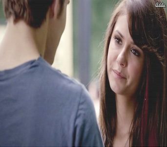 》*își lasă capul într-o parte și se uită la el și zâmbește apoi îl observă pe Nate mo-rt pe; podea și face ochii mari* NU TE MAI COMPAR CU EL. *i-l arată* =))))))))))))))))
