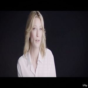 ▬ ❝Imi vine sa te bat si sa te pup in acelasi timp. Mi-a fost; dor de tine.❞ O saruta lung si apasat. =)))))))
