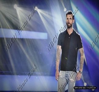 ▬ ❝Sper ca voi fi destul de bun pentru voi.❞ Se uita la amandoua si adauga; mai apoi. ❝Pe mine ma scuzati, mai am cate ceva de facut.❞ Pleaca.=))))))
