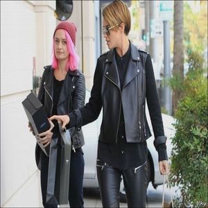 ▬ ❝Mie nu, sa fie tiranie. Poate ajunge altcineva decan ca el sigur nu mai sta mult aici.❞=)))))