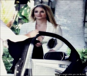 ⤑ᵖᶤᶰᵏĿЄ♏ØИÂÐЄ ┊off:( poate apare el..and I DID NOT=))# rade;-c(; scuze scuze eram si eu fericita ca te vad=)))# ii sare in brate ca un urs koala dupa ce isi ridica mancarea si zambeste;ce faaaci?-k
