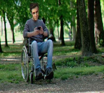 》E de firmă să știi, că dacă era d-ăla pr#st, s-ar fi spart de mult cauciucurile...=)))))). *o; ține bine* Nu cădem, măi. Tu te ridici, eu rămân una cu pământul. *pufnește în râs și se face că or să cadă apoi  lasă la loc căruciorul cum trebuie* =)))))))))
