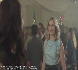 》*surâde când o aude și-și lasă capul într-o parte privind-o* Cui trebuie să îi arăt atunci?=))).