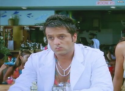 》*Strânge din pumn și zice tare* DA. CUM AȘ FI EU, PREITY SAU CEA MAI BUNĂ DINTRE; NOI....CATE!!!! *zice spre Ian* =))))))))))))
