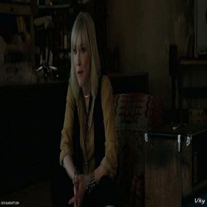 ▬ Se aseaza pe pat ca in poza si ezita sa ii spuna. ❝Chiar vrei sa mergem? Inca ma gandesc; ca nu ar fi prea bine.❞=))))))))
