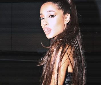 ⌙　˛ʍօօռʟɨɢɦȶ˓♥˒ǝqɐqˆᴬˠᴳˇ ;. prăjiturile la vedere nu cred că ţinta erai doar tu.❜ O urmăreşte; apoi cu privirea, aprobând acţiunile ei prin mişcări repetate ale capului de sus în jos, vizibil mândră de aceasta. ❛Ai învăţat de la cel mai bun, să înţeleg...❜
