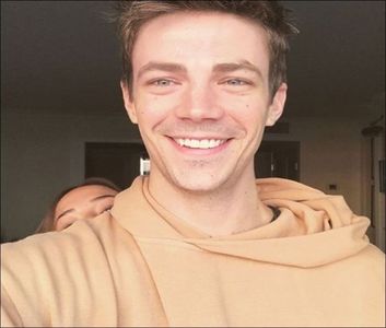 ⤑ᵖᶤᶰᵏĿЄ♏ØИÂÐЄ ┊ce iubire?nu iti place?=)))# il arunca pe seb imediat(; de pe scaunu de langa el cum vine liz=)))),schimba ritmu la ce canta bran la unu de manea mor=))) ff vesel omu;
