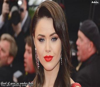 》*se strâmbă când aude de fructe de mare* Yew. =))))))))))) *rânjește apoi spre Dianna; când vede ce a făcut și-i scrie sms* I love you!! =)))))). We ll break her and the other mean-girls that harass Liz, also... =))))))))))))))
