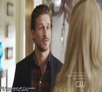 》La înnebunie, ce pot zice... *zâmbește și se uită clipind des la privirea cruciș a lui Beebo; apoi o pupă pe frunte* =))))))))))#A. *își pune mâna la inimă și zâmbește ascultându-l* =)))#B.   Ooooo, în Miami aștept serenadă, să știi, cu mariachi că tot dai de ei pe acolo=))))#G
