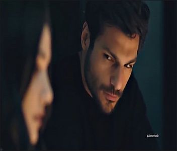 — Tot nimeeeni??