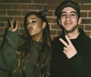 ⌙　˛ʍօօռʟɨɢɦȶ˓♥˒ǝqɐqˆᴬˠᴳˇ ;. Se opreşte din fredonat când observă prezenţa altei persoane,; analizându-l pe cel nou venit, un rânjet formându-i-se pe buze în urma stării în care acesta se afla. ❛Ce plouat eşti azi... ce s-a întâmplat?❜, rosteşte pe un ton serios, ba chiar grijuliu,
