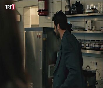 — e în camera ta!! Cine știe ce mai pune la cale și de data asta!” eram destul de serios.; Oricum, nu era ca și cum aș fi fost vreodată de partea ei, mereu mi-am susținut prietenul, dar speram doar să nu se prindă de acest lucru acum.
