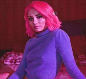 ✎･.｡.ɆQɄ₳₦ł₥ØɄ₴×ssǝppoɓ░ pentru a-l îmbrățișa strâns, moment în care-și petrece; privirea peste Nessa și Matt. &quot;Sora ta tocmai ți-a adus la cunoștință ceea ce eu fac, deci nu, nu mai e nevoie și ție, Nessa, țin să îți mulțumesc... deși nu e ca și cum aș avea de ales.&quot;

