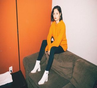 ✎･.｡.ɆQɄ₳₦ł₥ØɄ₴×ssǝppoɓ░ Se strâmbă și ea la rându-i în urma lui Matthew, eli-; berând un chicot slab doar ca mai apoi privirea să îi cadă pe Nessa. &quot;Din păcate nu am parte de acest privilegiu, mâine dimineață am un parțial...&quot;
