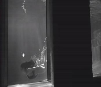 ▕·　 snoᴉɹɐɟǝu♦̭s̭̭o̭̭ṷḽ. -iu în așa fel încât capul să-mi fie rezemat de spetează, picioarele; atârnându-mi la marginea acestuia. „Guys, dacă nu veniți cu o idee ASAP, o să adorm aici.”, încep să clipesc mult mai rar, semn că oboseala începea să mă ajungă din urmă.
