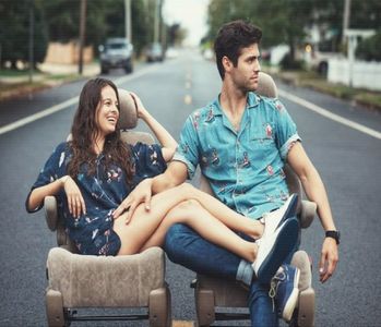 ̷͡︽.　·sǝuoq·♥̷̥l̍̍l̍̍i̍̍ʜ̍ɔ̍.; „Plus..”, îl indică pe Chris și prin urmare gestul lui. „Fă-ne amându; -rora o favoare și mai trage-i una, pentru că știm amândoi la ce se gândește acum.”
