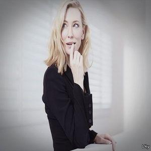 ▬ ❝Si eu ma bucur, dar sa nu uitam de acel foc de tabara unde trebuie sa fim.❞ Se; uita la ea si surade. ❝Mergi?❞=))))
