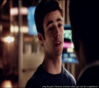 ⤑ᵖᶤᶰᵏĿЄ♏ØИÂÐЄ ┊si euuuu# isi scutura capu cand vede ca ea e serioasa si se(; uita la ea cum se uita barry la iris tot timpu cu heart eyes..danseaza=)))));esti cumva sora cu seb?=))))))(adela si oana in serial mor)
