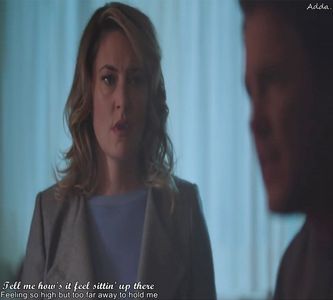 》*îi f o palmă* Asta e pentru ce ai zis acum și pentru că mi-ai supărat fata, că mi-a zis tot.; Și nu, nu mi-e rușine cu ea, voiam să văd dacă o spui tu! =)))))))#S. *Se uită apoi la Cate și la Tom, îi ia sticla lui Tom și bea din ea o gură zdravănă, deși n-avea voie la medicamente* =)))))))))))
