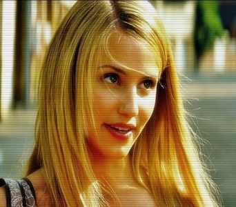 ⤑ᵖᶤᶰᵏĿЄ♏ØИÂÐЄ ┊poi si ce prostii spun domnule levine?=))# da din gene si se uita la el;