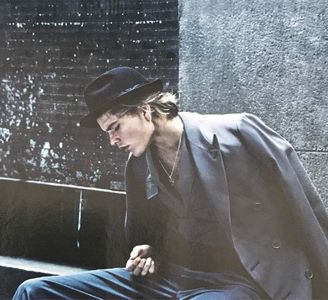 ×✎･e҉f҉f҉u҉l҉g҉e҉n҉t҉ ♦ ҉d҉r҉e҉a҉m҉s҉ ✖™ fusese mult prea captivat de către multidudinea de filme; și seriale pe care o urmărise pe întreg parcusul acestei zile, asigurându-și hrana cu mâncarea pe care o comandase și cu nenumăratele țigări atât cu simplu tutun, dar și cu iarbă pe
