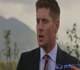 Baga si mie o melodie romantica, imi fac curaj sa ma duc la Lily#ilie *se duce la Lily* +; Buna, sunt Dean. * ii ia mana si i-o pupa*#lily=)))))))))))))
