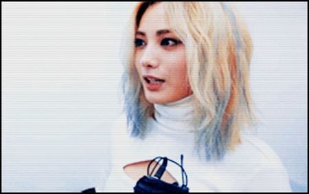 — [plimbându-se cu ea prin curtea casei lui familiei lui David] ❝Oh, și mie mi se pare; interesant, amuzant și chiar se practică acum.❞ [notează într-un carnețel] ❝Am luat aminte.❞
