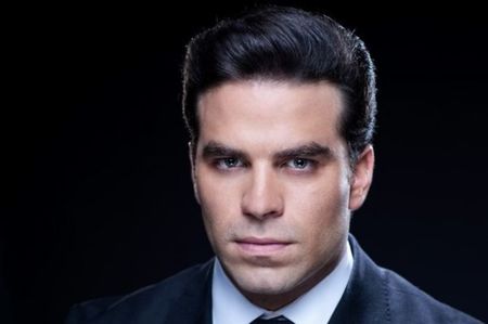 Alejandro Nones en Pasion y poder