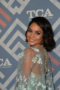 picturepub_vanessa-hudgens-052