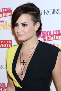 Demi_Lovato_95-3