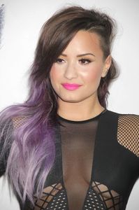 Demi_Lovato_31-19