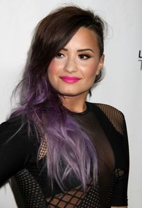 Demi_Lovato_47-14