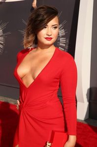 Demi_Lovato_25-25