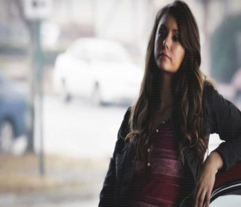 ▬ ❝E o cauza pierduta, mai bine ne cautam singure cate unul care sa nu semene cu ei sau sa fie ca ei; ca mama Salvatore se pare ca nu stie in ce se baga.❞#elena=))))) × ❝Nimic, lasa. Priveste in continuare.❞#kol=))))))))
