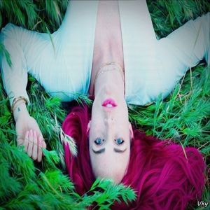 ▬ Lesinata pe plaja, mai pe inteles bauta si fumata bine.