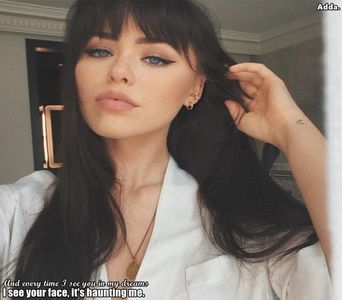 - *dă des din gene și-l privește viclenește că l-a convins și de data asta, MOR* =))))))))))))))))))