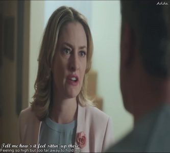 - Eu mai degrabă aș face baie-n jacuzzi.. =))))))) *strigă după ea și merge în cele din urmă; în baie și-și umple cada*
