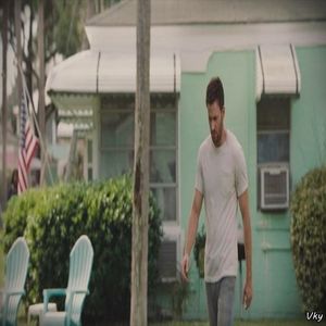 ▬ ❝Continua sa faci misto.❞ O ia inainte si deschide usa.=))))