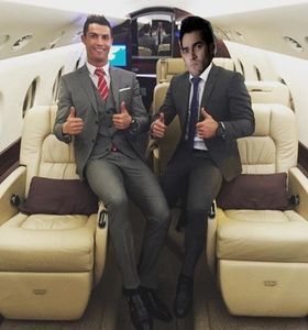 》*Se aruncă pe canapea și dă la un meci de-al lui Neymar ca să mai aibă de ce să facă; mișto de el când o să vină acasă* =)))))))))))))))))
