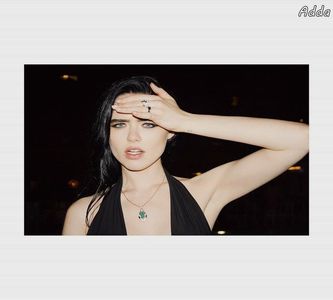 》Ptu, rușine să le fie, o să le scriu o recenzie urâtă pe pagina de facebook. *se ține de; el* VREAU SĂ ÎNOT ÎN PISCINĂĂĂ, să mă trezesc, voiam să fiu amețită doar ca să dansez. =))))))))))))))).
