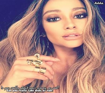 - Îți place ce vezi, hmm? =)))))))). *o bufnește râsul și continuă; să meargă*
