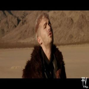 ▬ ❝Da, dar pentru cat timp?❞ Se uita la ea scurt ca mai apoi sa isi vada de farfuria lui.=))))