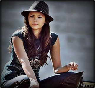 ▬ ❝Acum putem sa plecam.❞ Se ridica si arunca sticla goala la cosul de gunoi. =))))