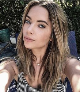 ⤑ᵖᶤᶰᵏĿЄ♏ØИÂÐЄ ┊pooooi..arautau bineeee si ea si el..plus au fost draguti(; si mi-au dat si banii sa imi iau ceva pt ajutorul oferit..orice o fi insemnat si asta=)))))) staaai nu mai stai cu ele?o_o=)))
