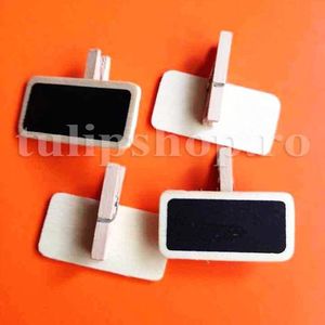 Etichete mini dreptunghi cu cleste; Pret: 1.50 lei/buc. Zona scriere 4 cm x 2 cm. Sunt construite din lemn si zona de scris este din vopsea vinilica ce imita tabla de scris, ce poate fi scrisa cu creta obisnuita sau marker cu creta.
